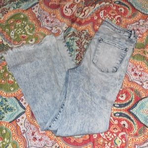 Risen brand. Flare leg acid washed jeans